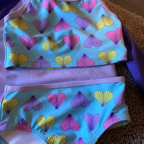 Joe Fresh 4 pc toddler swimsuit - Picture 3 of 7